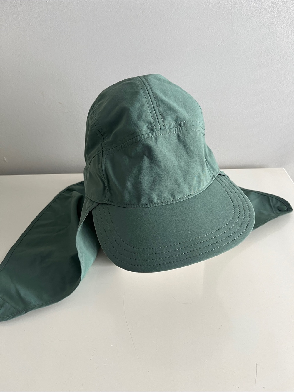 MEC Sun Dodger Cape Hat